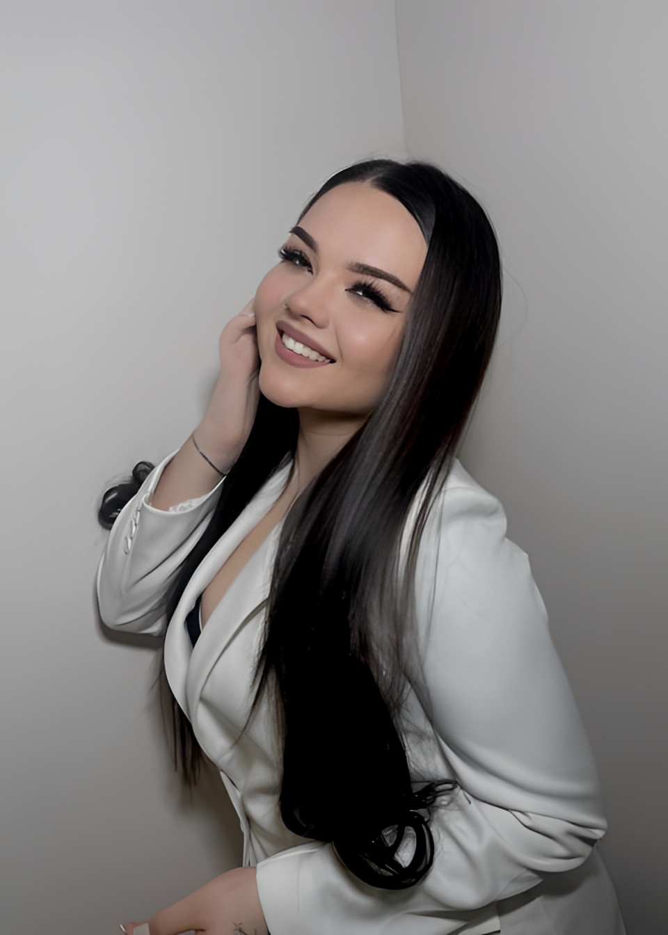 Индивидуалка Весна, доступна для личного знакомства от 15000 руб